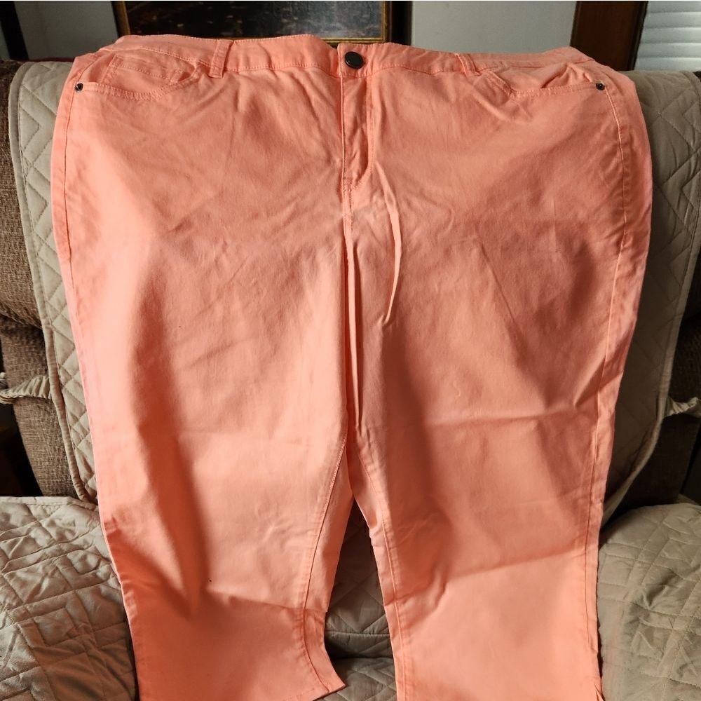 💕NWT Lane Bryant 20 coral orange capris.